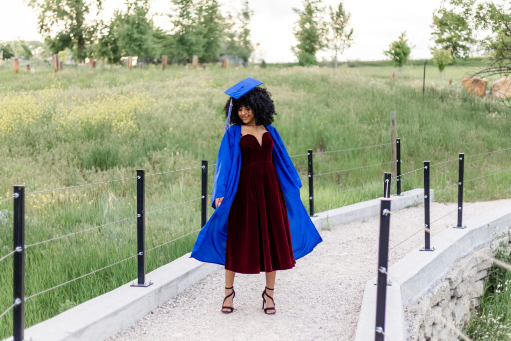Lyn's Cap & Gown Session