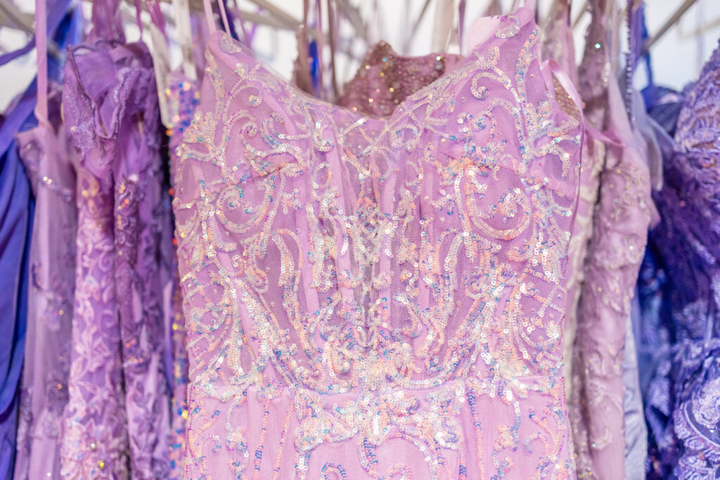 Belle en Blanc Prom Division Downtown Billings