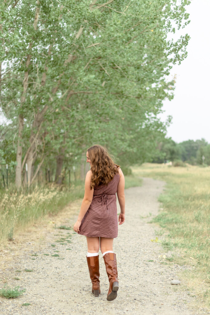 Moss Mansion & River Senior Portraits